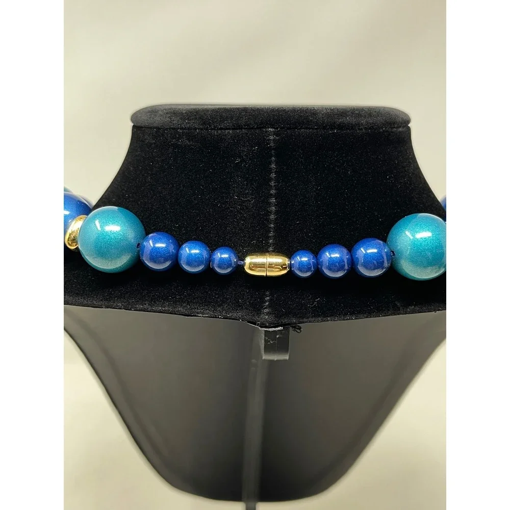 Vintage Chunky Blue Teal Pearlescent Bead Statement Necklace Gold Tone 18 Inch